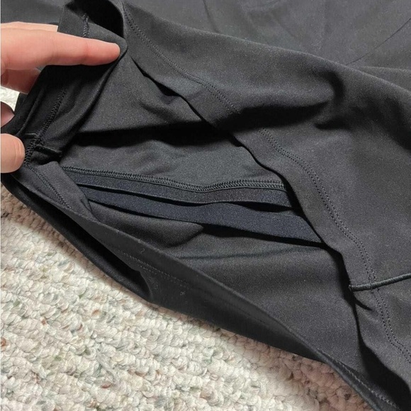 American eagle top. Grey. Large. Cropped. Black. Built in bra. Casual - Picture 4 of 5